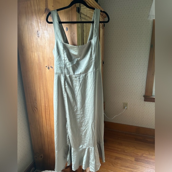 Show Me Your Mumu XXL Claire Midi Dress in Moss Green Luxe Satin - Picture 1 of 11